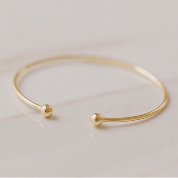 Dainty Ball Bracelet | 14k Gold Plated - Picture 3 of 11